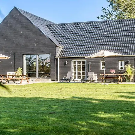 Дом отдыха Amazing In With Sauna